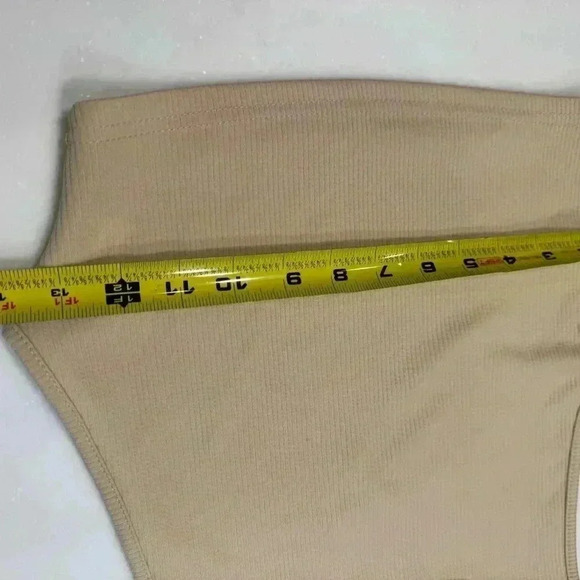 Princess Polly ribbed crop top nude size 4 NEW - Picture 4 of 5